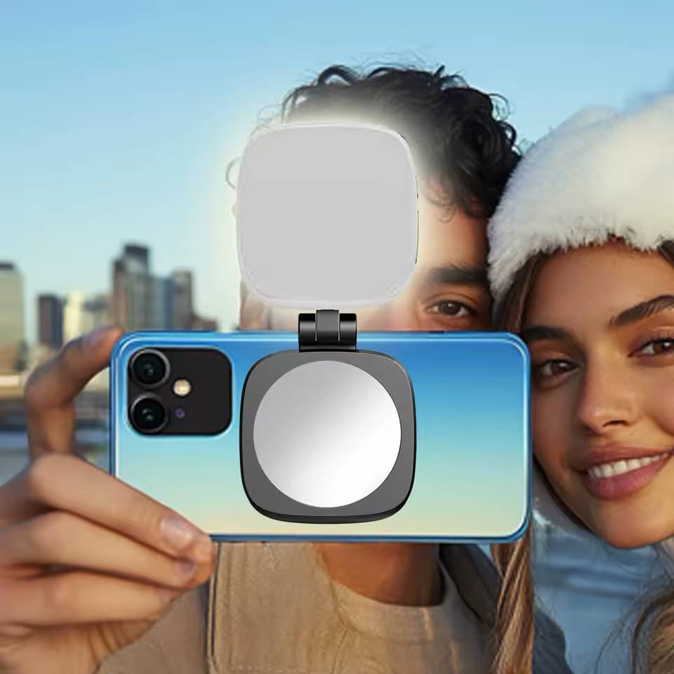 MAGNETIC FILL LIGHT FOR PHONE